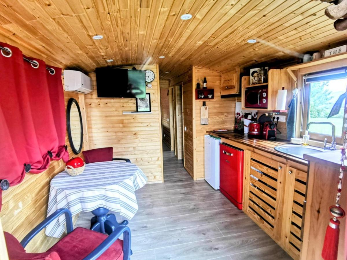 La Roulotte Du Cagire - 4 Pers - Pyrenees Guest House Villeneuve-de-Riviere Exterior photo